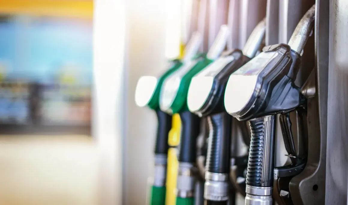 Jaki kolor ma diesel? Odcień zdradza jakość i legalność!